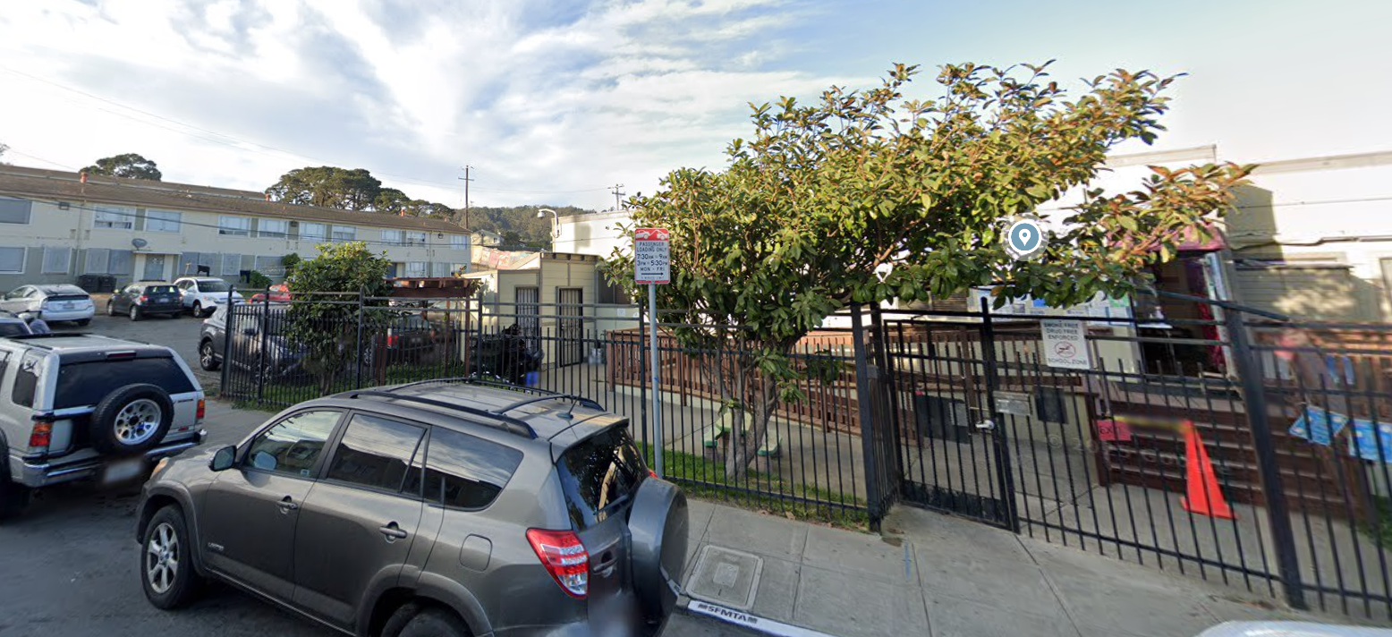 tree at 600 - 700 Velasco Ave