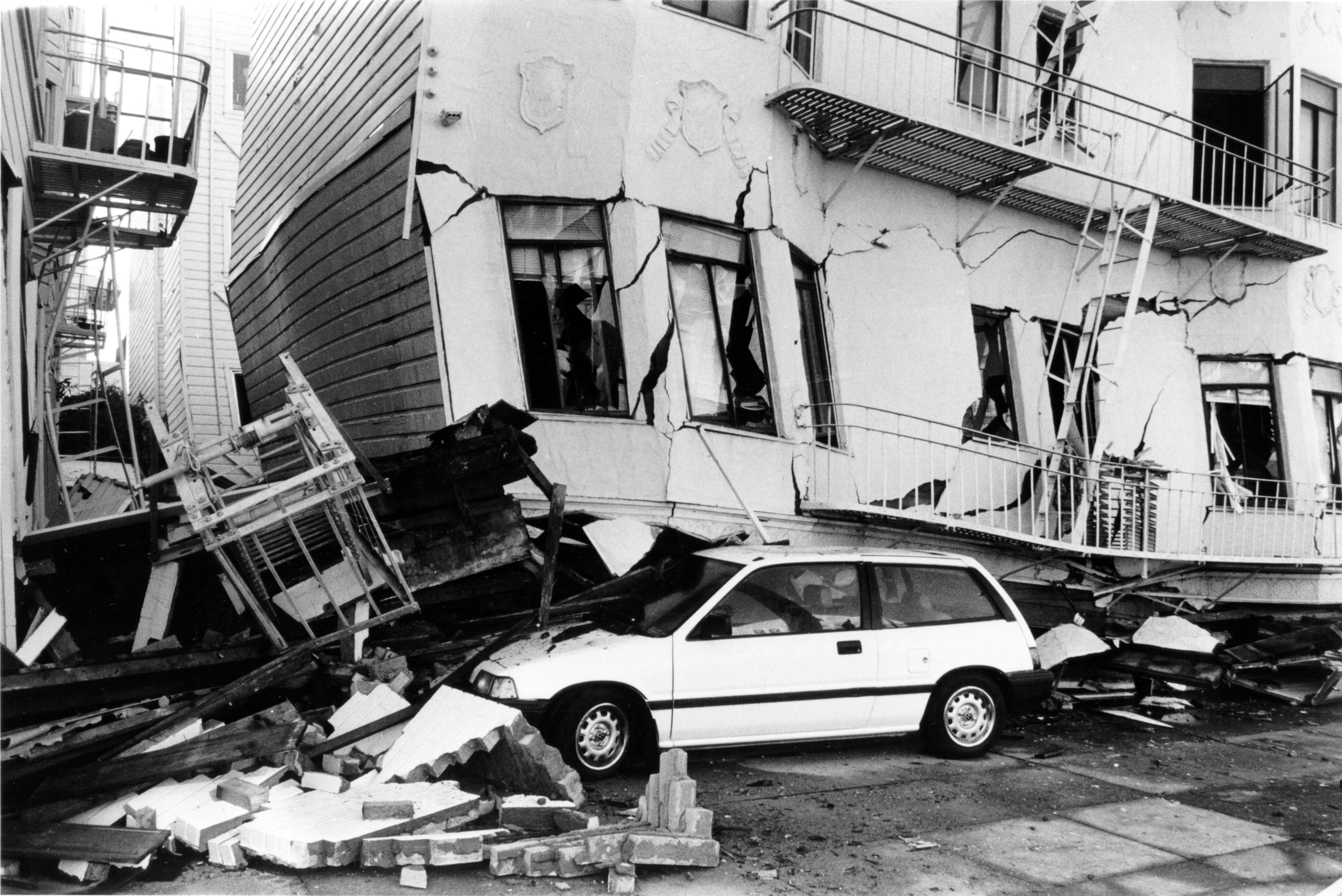Loma Prieta earthquake aftermath in San Francisco